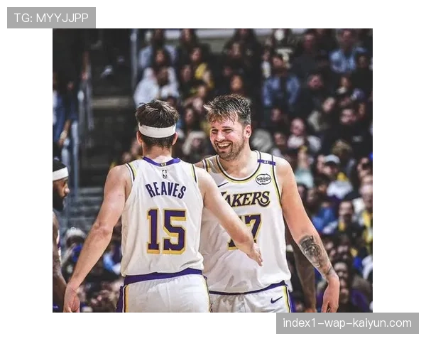 詹姆斯让出王牌位置给东契奇 个人主动创造进攻机会减少 詹姆斯让出王牌位置给东契奇 个人主动创造进攻机会减少